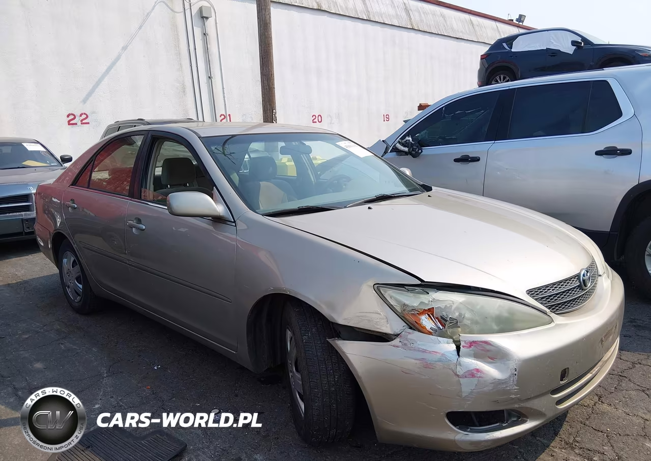 2003 Toyota Camry Le VIN:JTDBE32K830179256 - 13