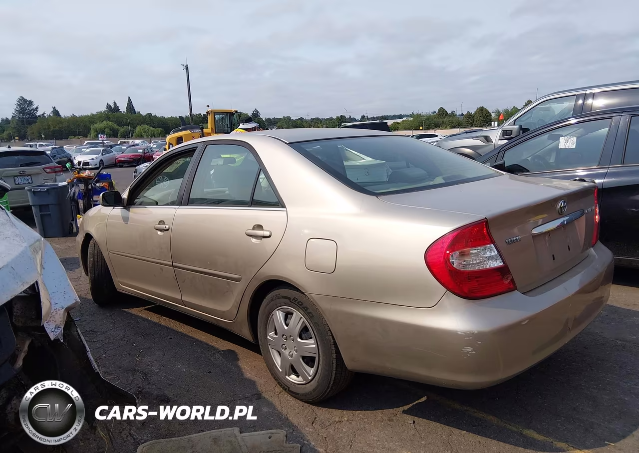 2003 Toyota Camry Le VIN:JTDBE32K830179256 - 14