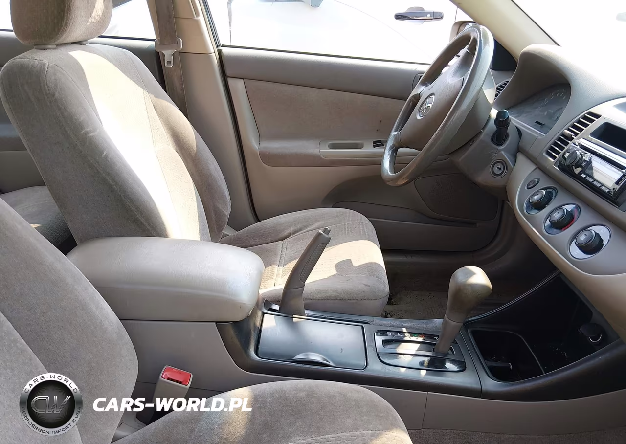 2003 Toyota Camry Le VIN:JTDBE32K830179256 - 5