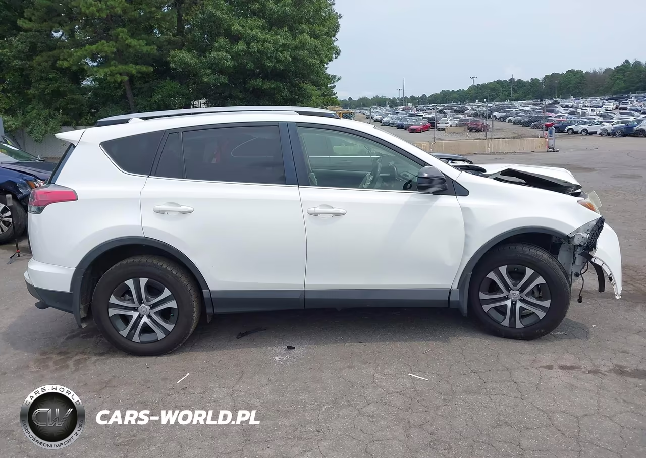 2017 Toyota Rav4 Le VIN:JTMBFREV4HJ115853 - 13