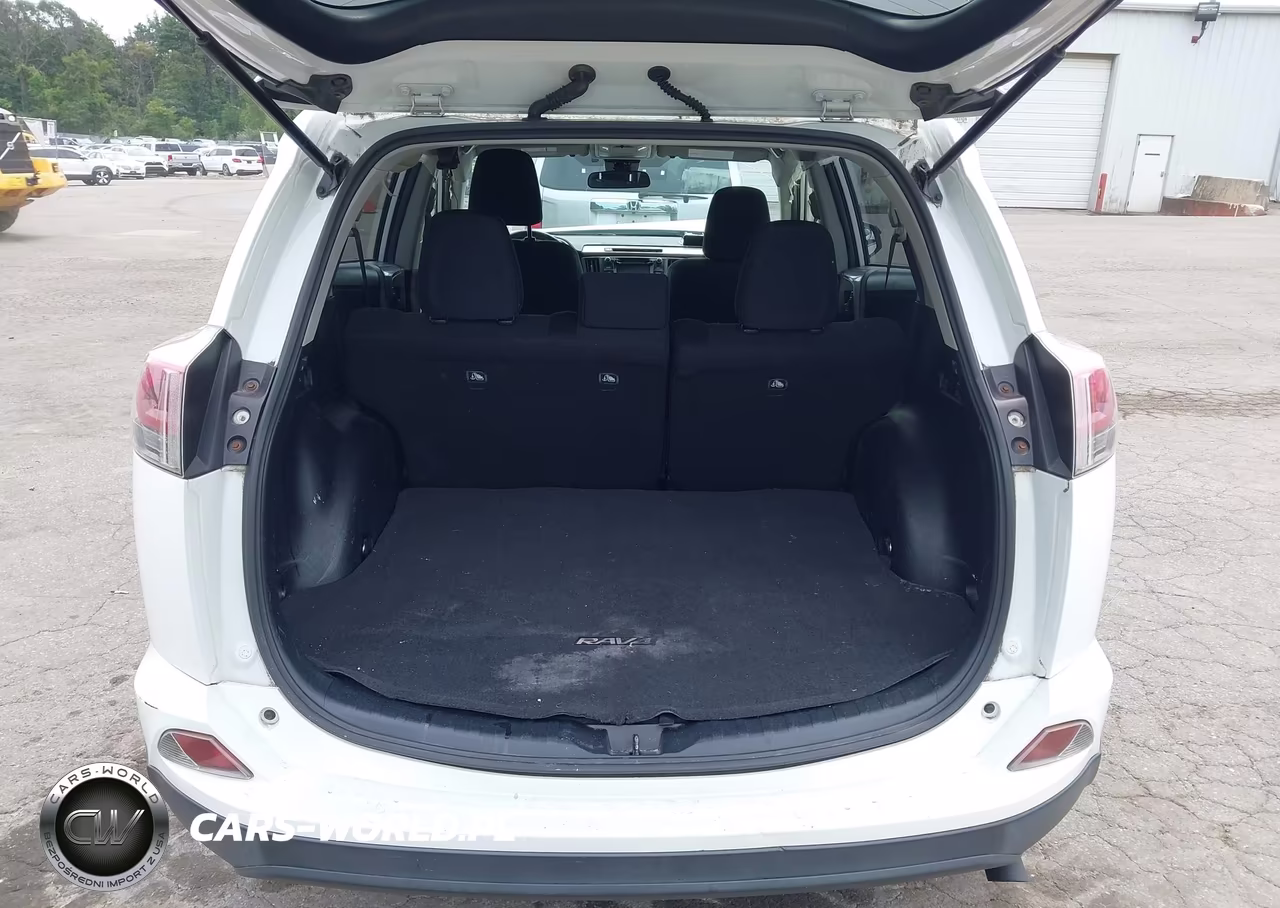 2017 Toyota Rav4 Le VIN:JTMBFREV4HJ115853 - 18