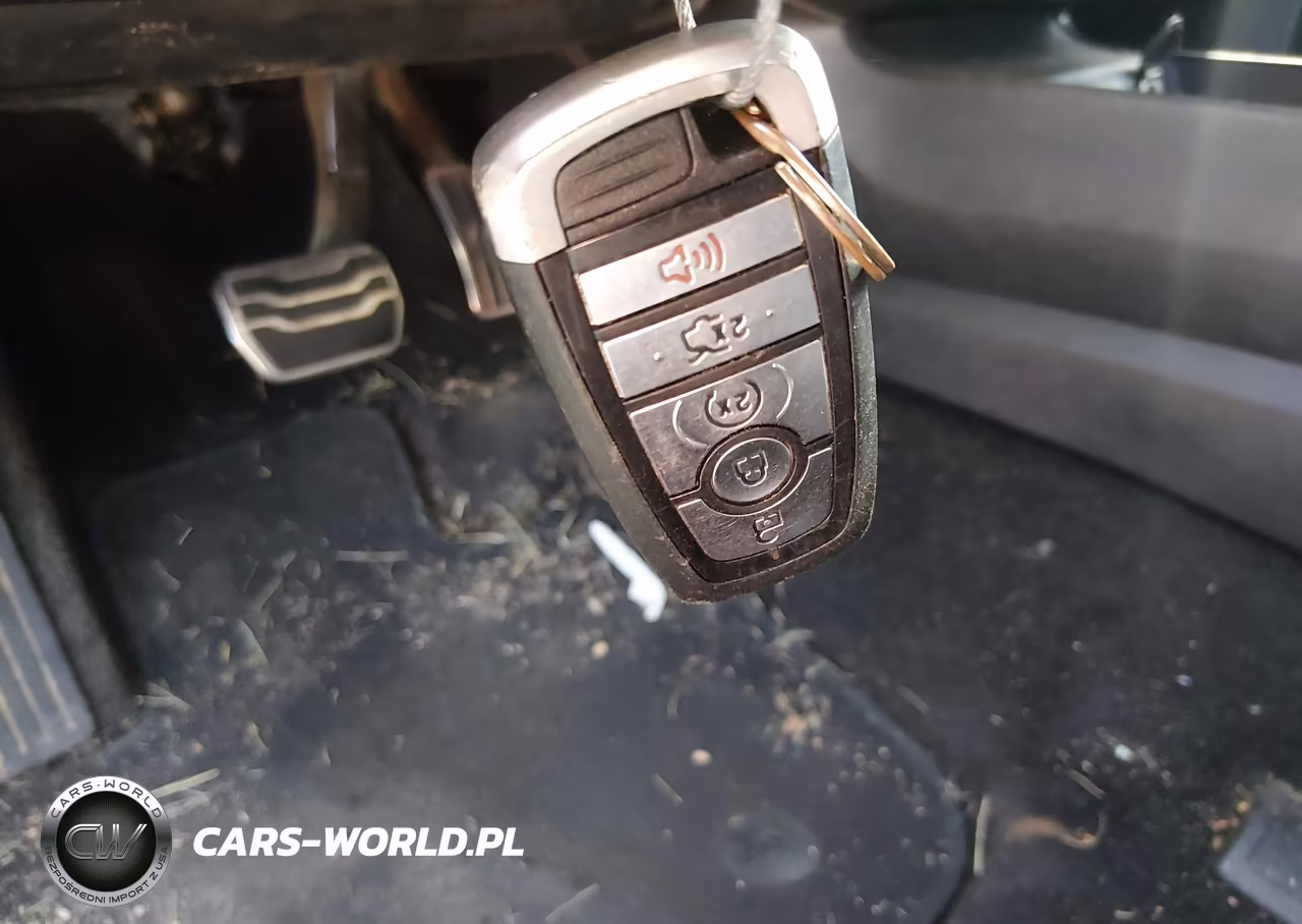 2018 Ford Fusion Hybrid Titanium VIN:3FA6P0RU0JR269943 - 11