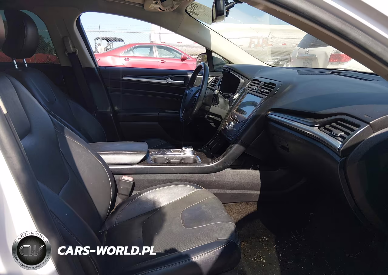 2018 Ford Fusion Hybrid Titanium VIN:3FA6P0RU0JR269943 - 5