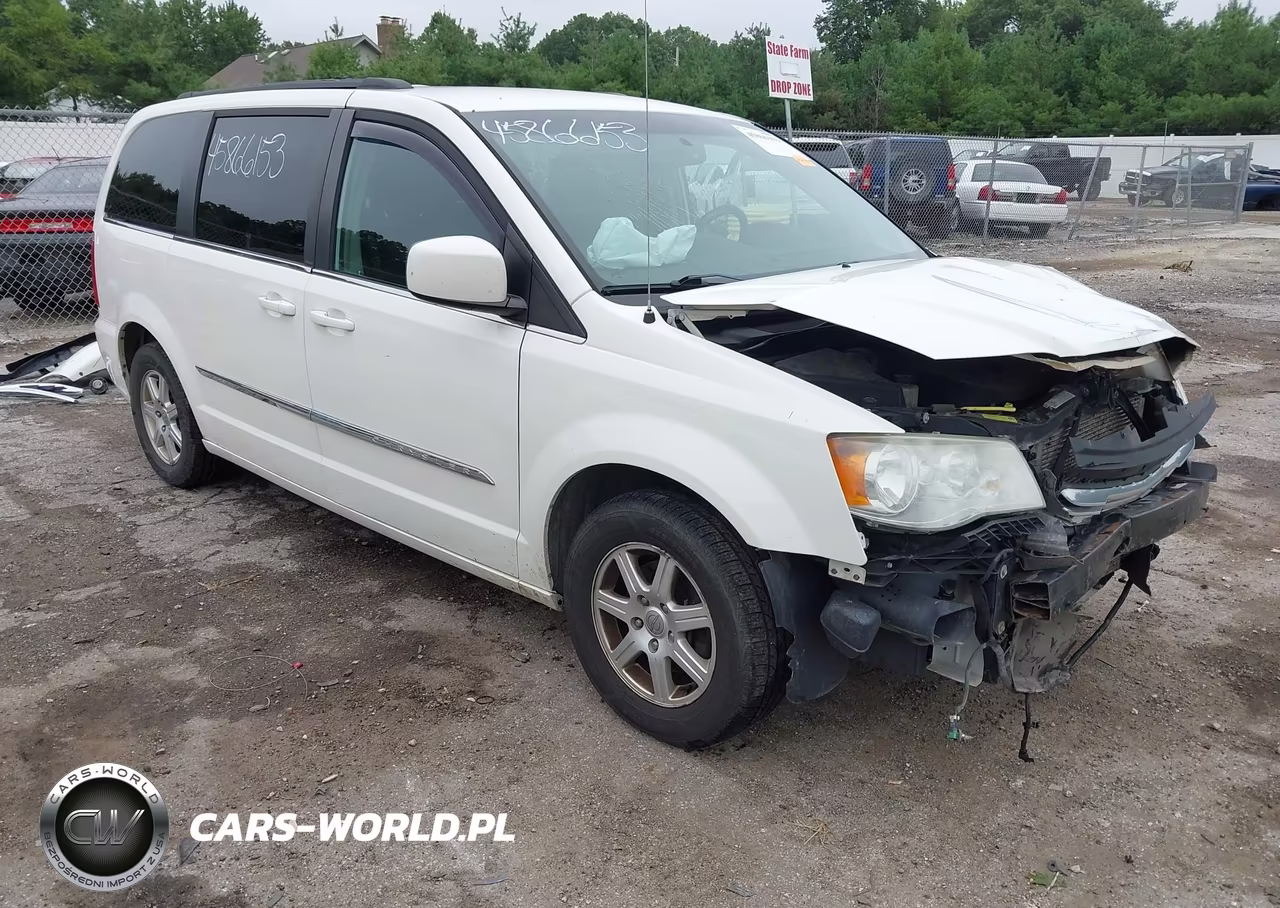 2012 Chrysler Town & Country Touring – zdjęcie 1 z 17