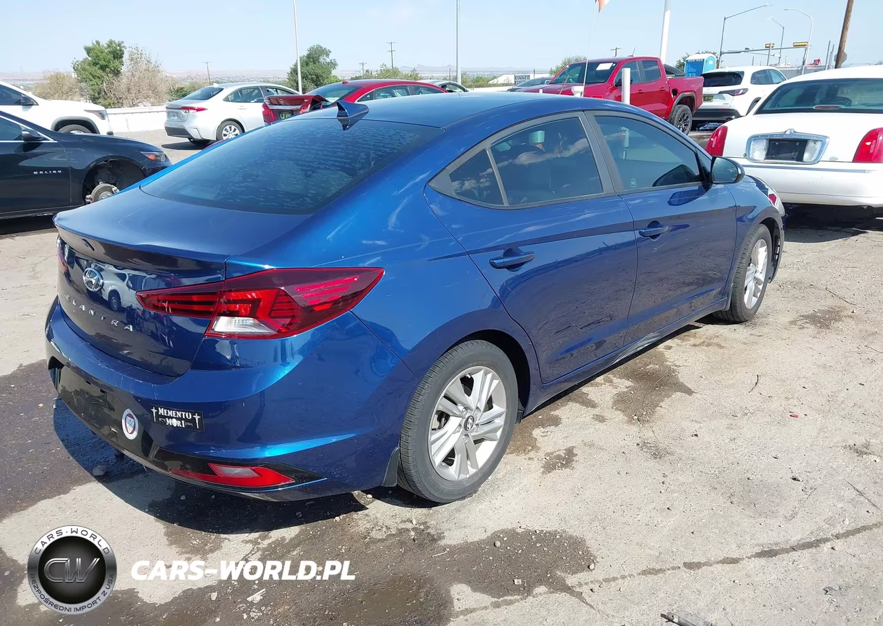 2019 Hyundai Elantra Sel VIN:5NPD84LF6KH455099 - 4