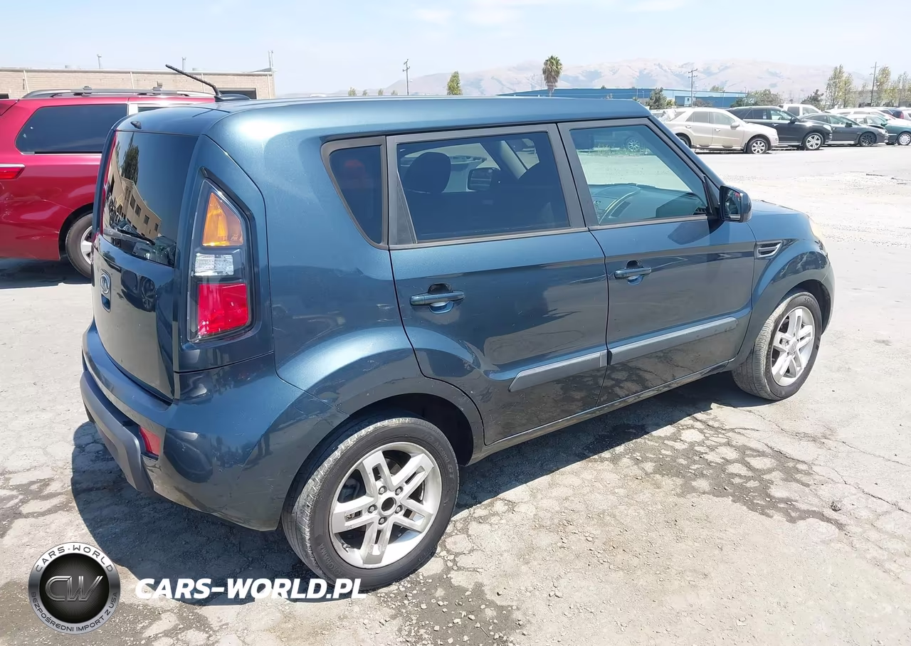 2011 Kia Soul + VIN:KNDJT2A22B7277511 - 4