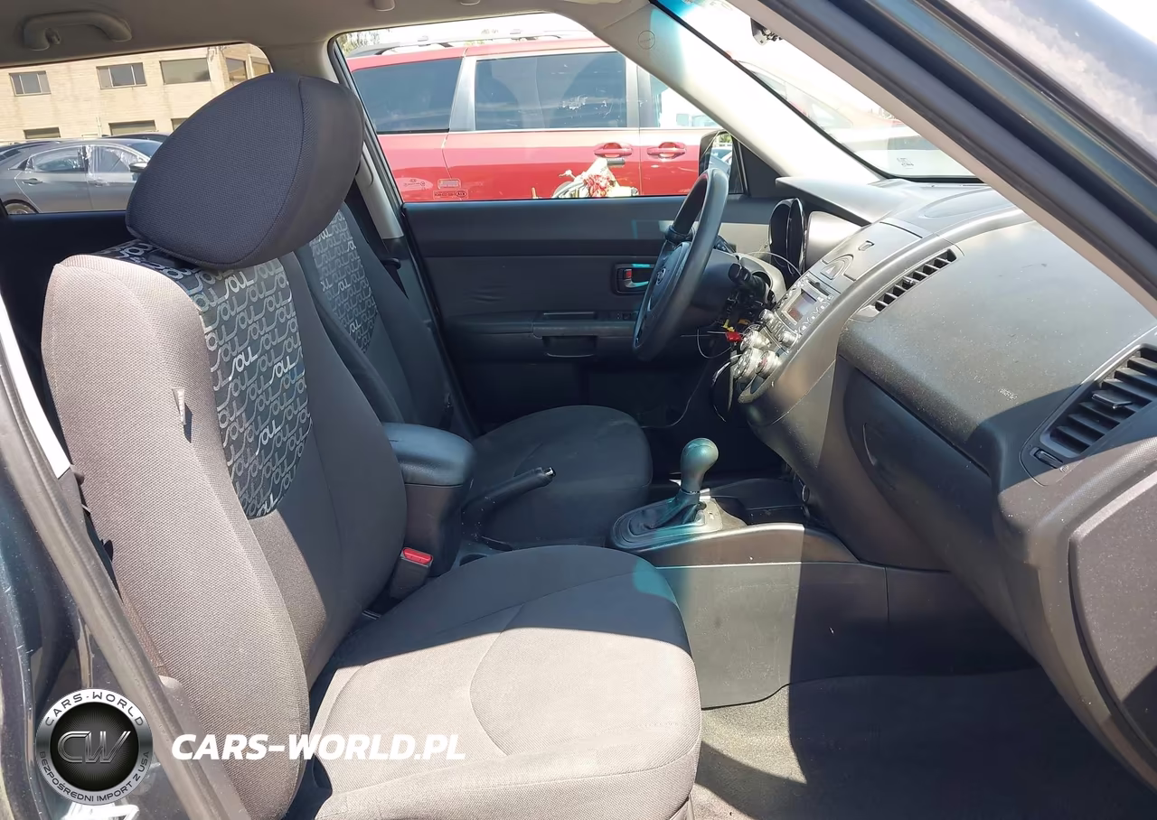 2011 Kia Soul + VIN:KNDJT2A22B7277511 - 5