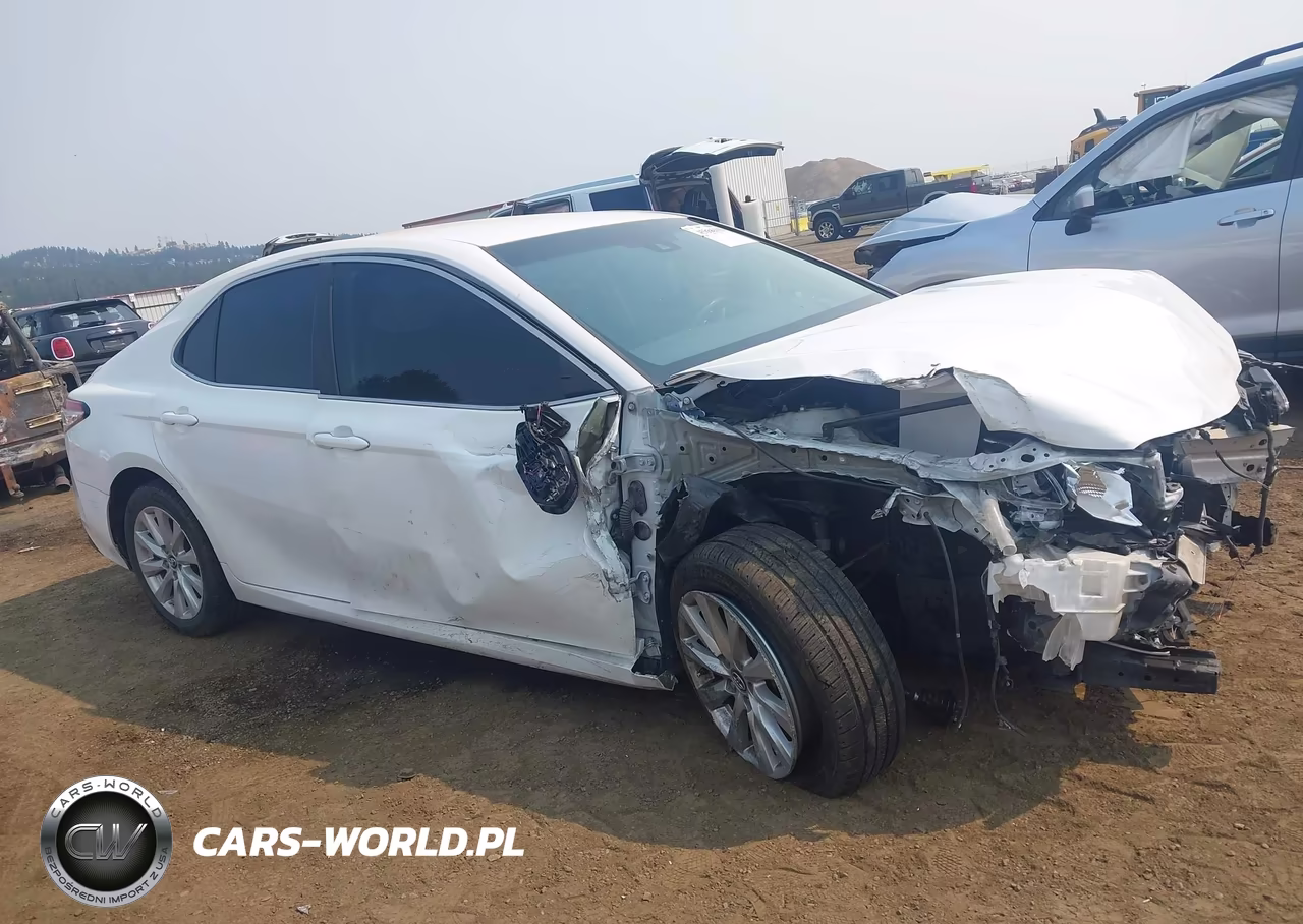 2018 Toyota Camry Le VIN:4T1B11HK6JU011205 - 13