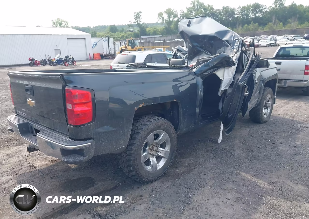 2018 Chevrolet Silverado 1500 1Lt VIN:3GCUKREC4JG168644 - 4