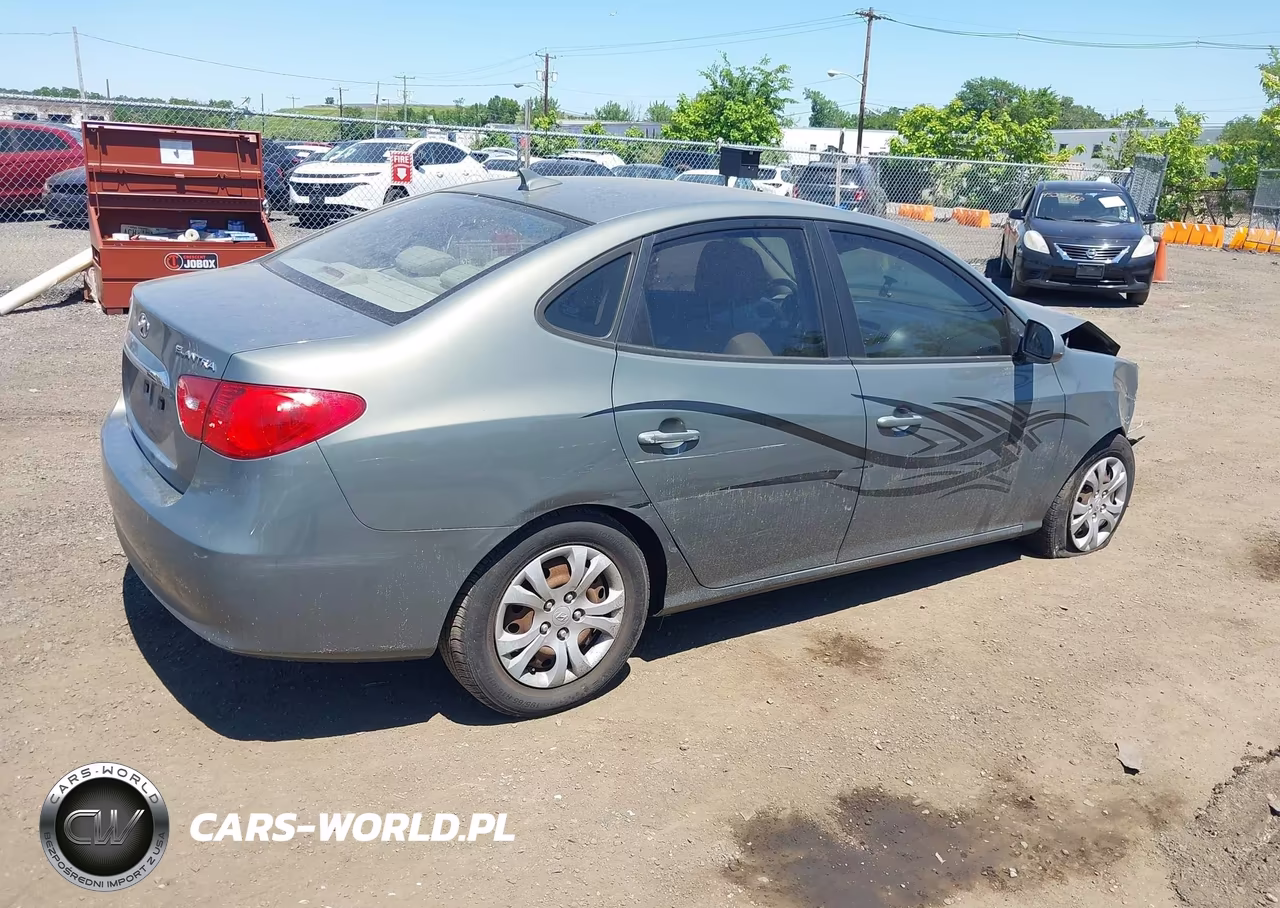 2010 Hyundai Elantra Gls VIN:KMHDU4AD7AU877332 - 4