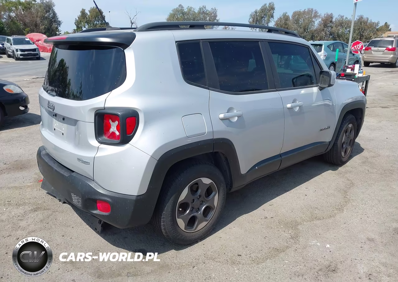 2015 Jeep Renegade Latitude VIN:ZACCJABH6FPB98850 - 4