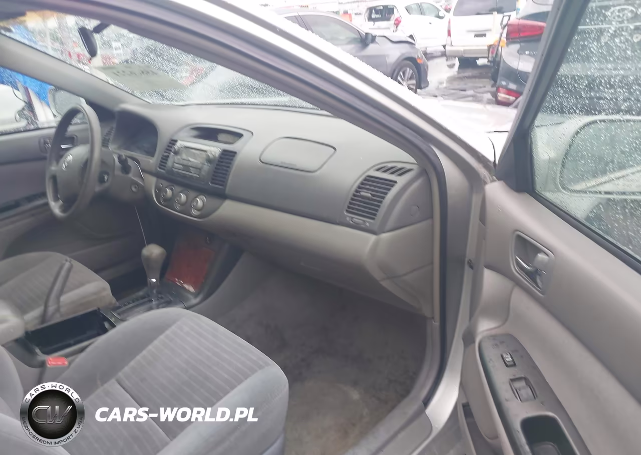 2005 Toyota Camry Le VIN:4T1BE32KX5U558895 - 5