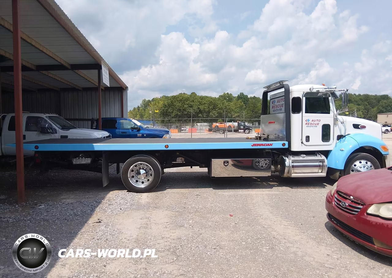 2011 Peterbilt 337 VIN:2NP2HM6X2BM114643 - 16