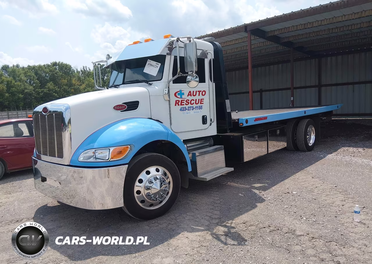 2011 Peterbilt 337 VIN:2NP2HM6X2BM114643 - 2