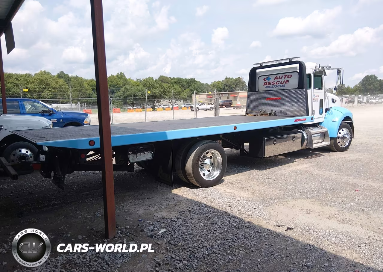 2011 Peterbilt 337 VIN:2NP2HM6X2BM114643 - 4