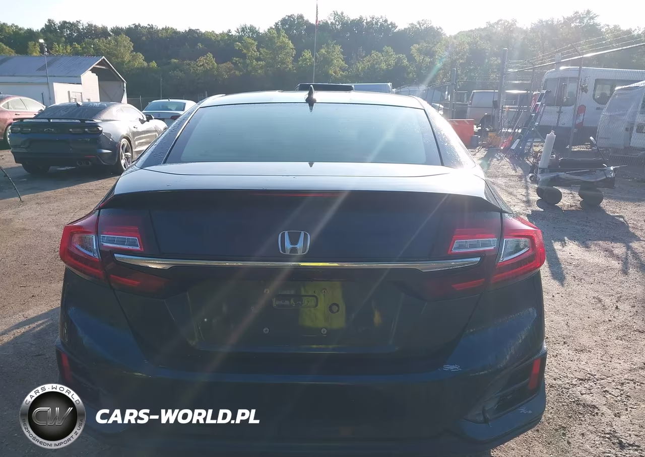 2018 Honda Clarity Plug-In Hybrid Touring VIN:JHMZC5F30JC006697 - 16