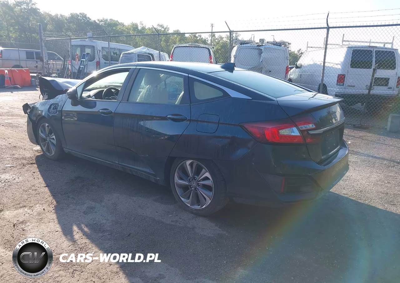 2018 Honda Clarity Plug-In Hybrid Touring VIN:JHMZC5F30JC006697 - 3