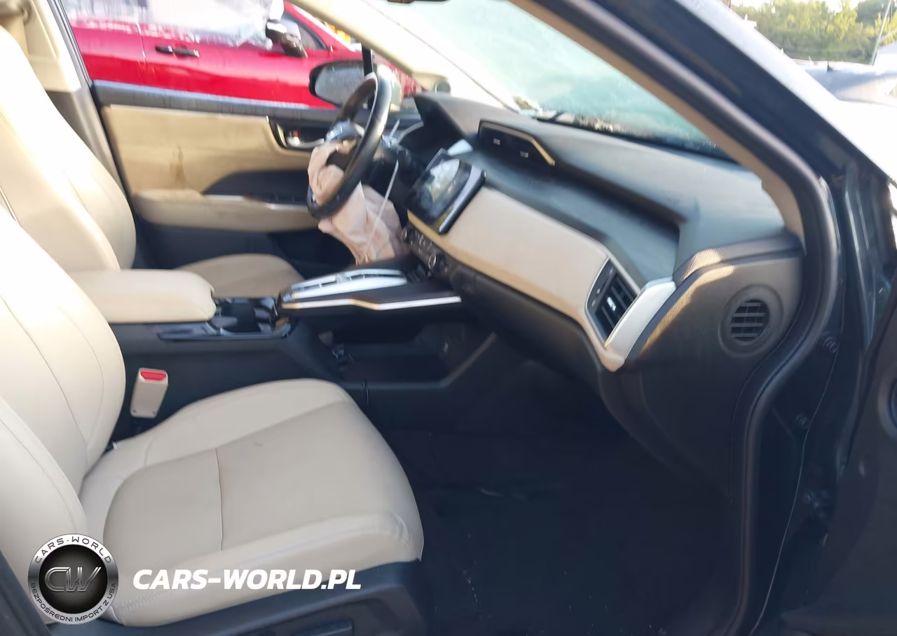 2018 Honda Clarity Plug-In Hybrid Touring VIN:JHMZC5F30JC006697 - 5