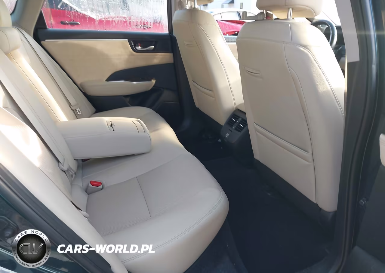 2018 Honda Clarity Plug-In Hybrid Touring VIN:JHMZC5F30JC006697 - 8