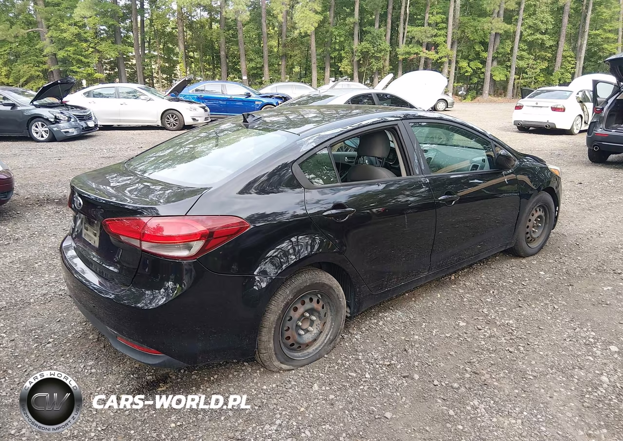2017 Kia Forte Lx VIN:3KPFL4A7XHE052548 - 4