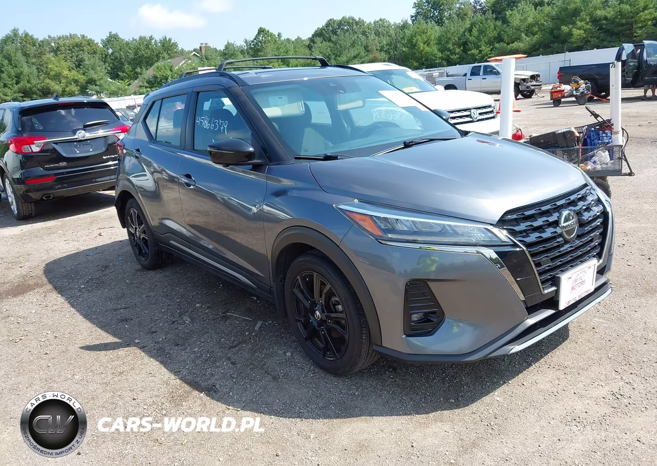 2021 Nissan Kicks Sr