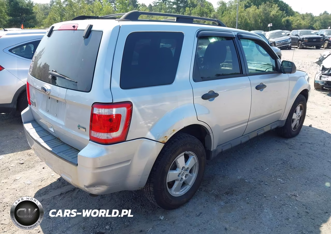 2010 Ford Escape Xlt VIN:1FMCU9DG2AKC96525 - 4