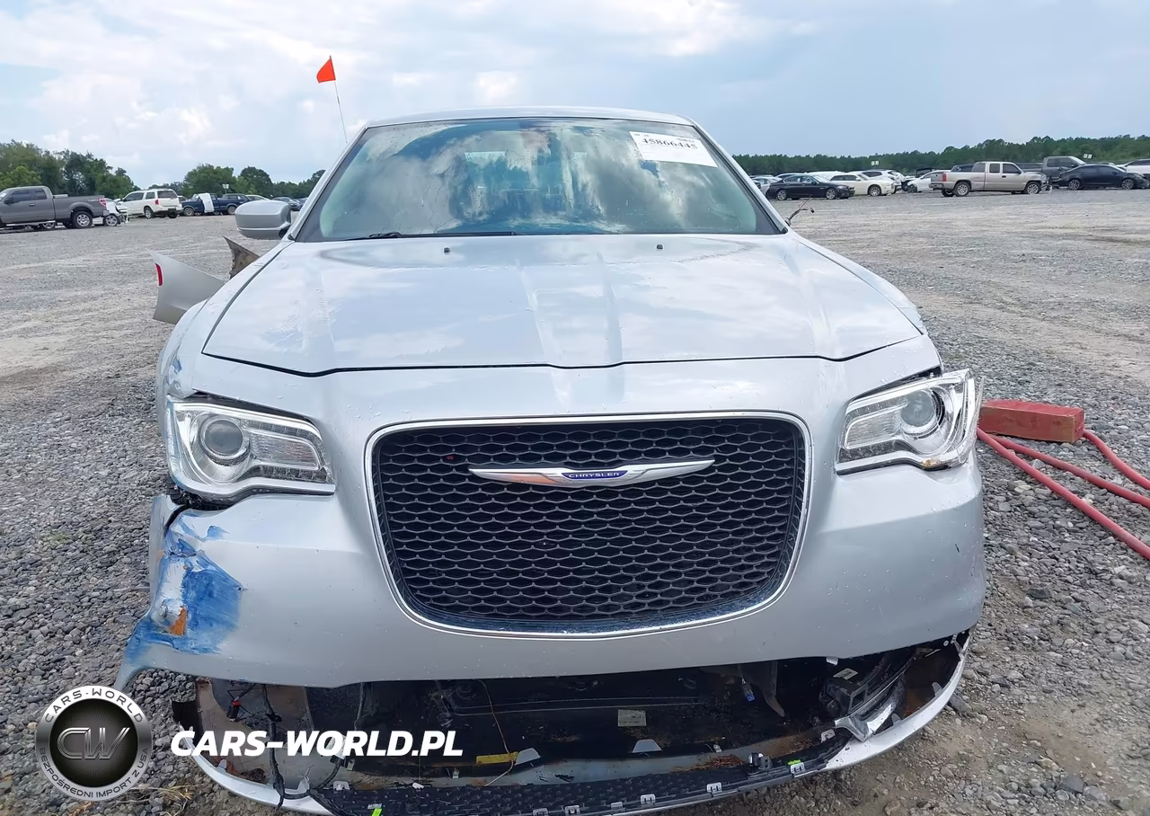 2019 Chrysler 300 Touring VIN:2C3CCAAG5KH727157 - 11