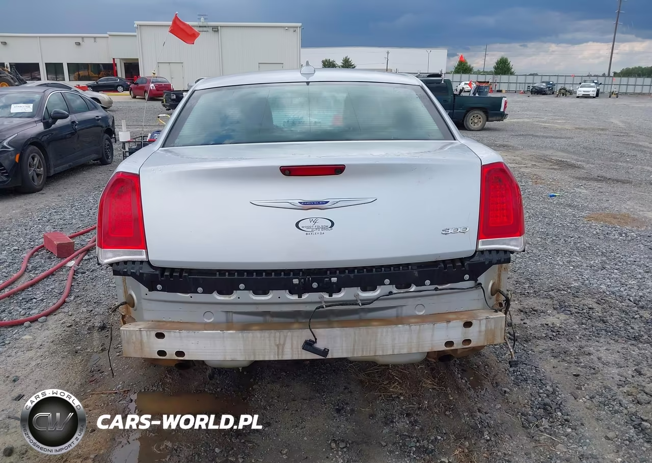 2019 Chrysler 300 Touring VIN:2C3CCAAG5KH727157 - 15