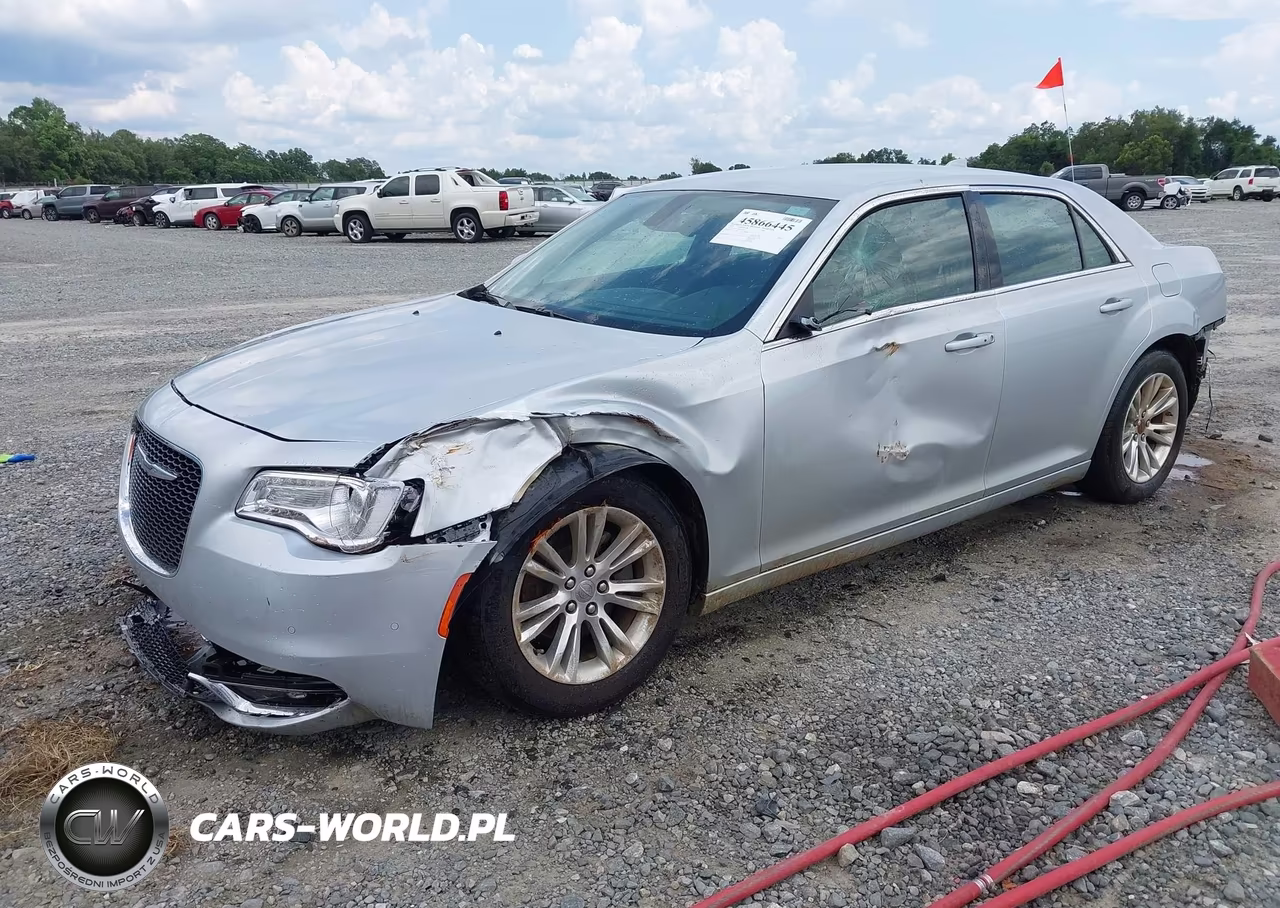 2019 Chrysler 300 Touring VIN:2C3CCAAG5KH727157 - 2