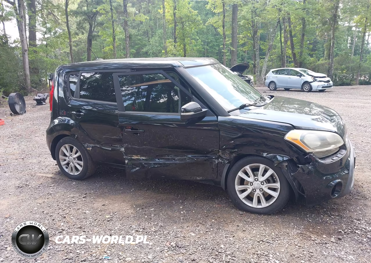 2013 Kia Soul + VIN:KNDJT2A62D7481988 - 1