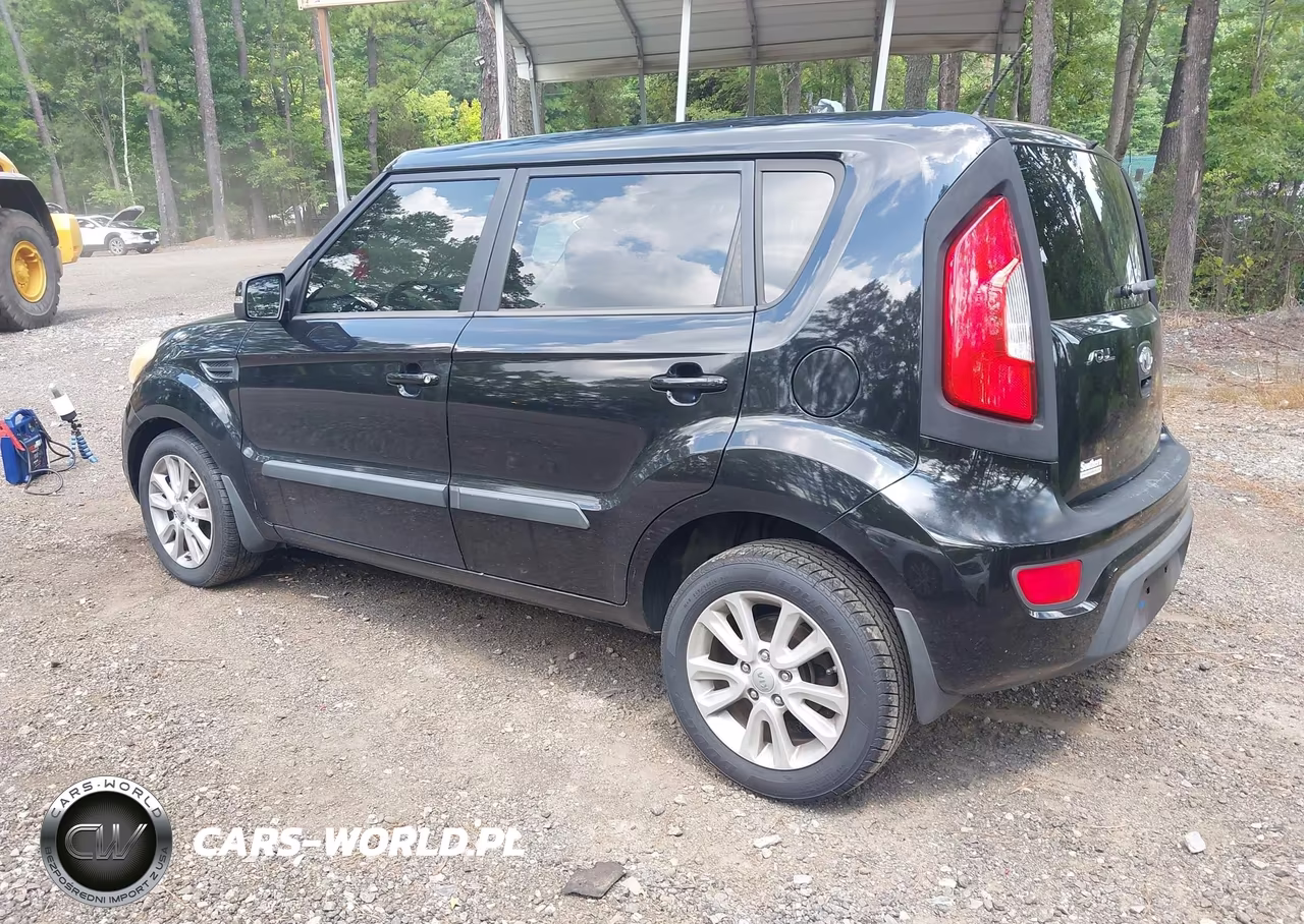 2013 Kia Soul + VIN:KNDJT2A62D7481988 - 3