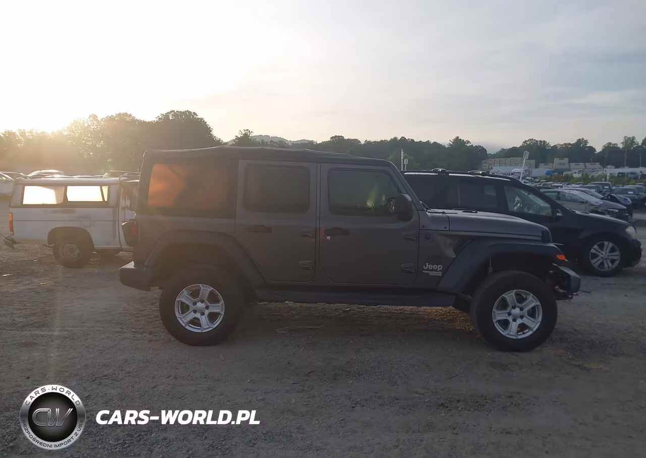 2018 Jeep Wrangler Unlimited Sport S 4X4 VIN:1C4HJXDN7JW200354 - 13
