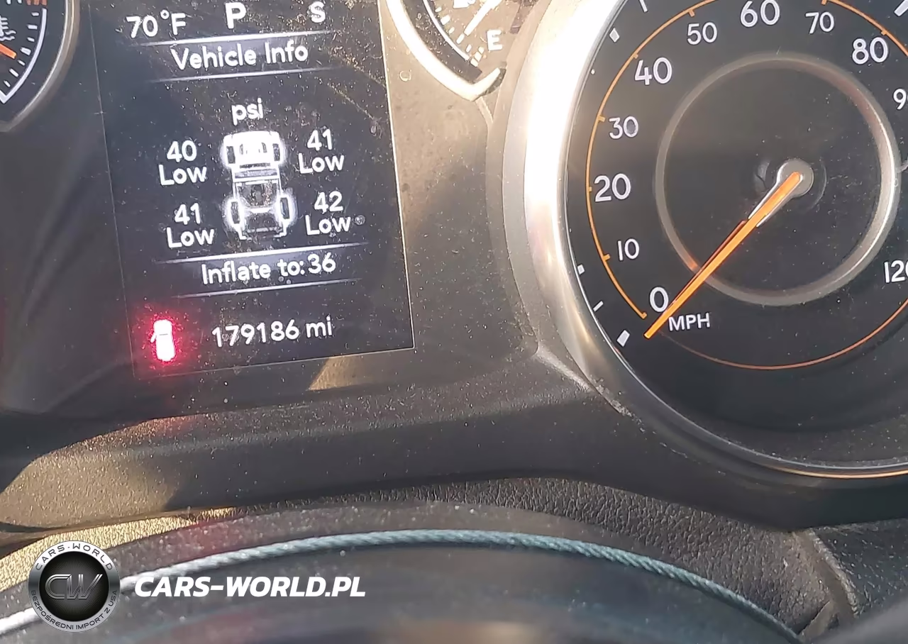 2018 Jeep Wrangler Unlimited Sport S 4X4 VIN:1C4HJXDN7JW200354 - 15