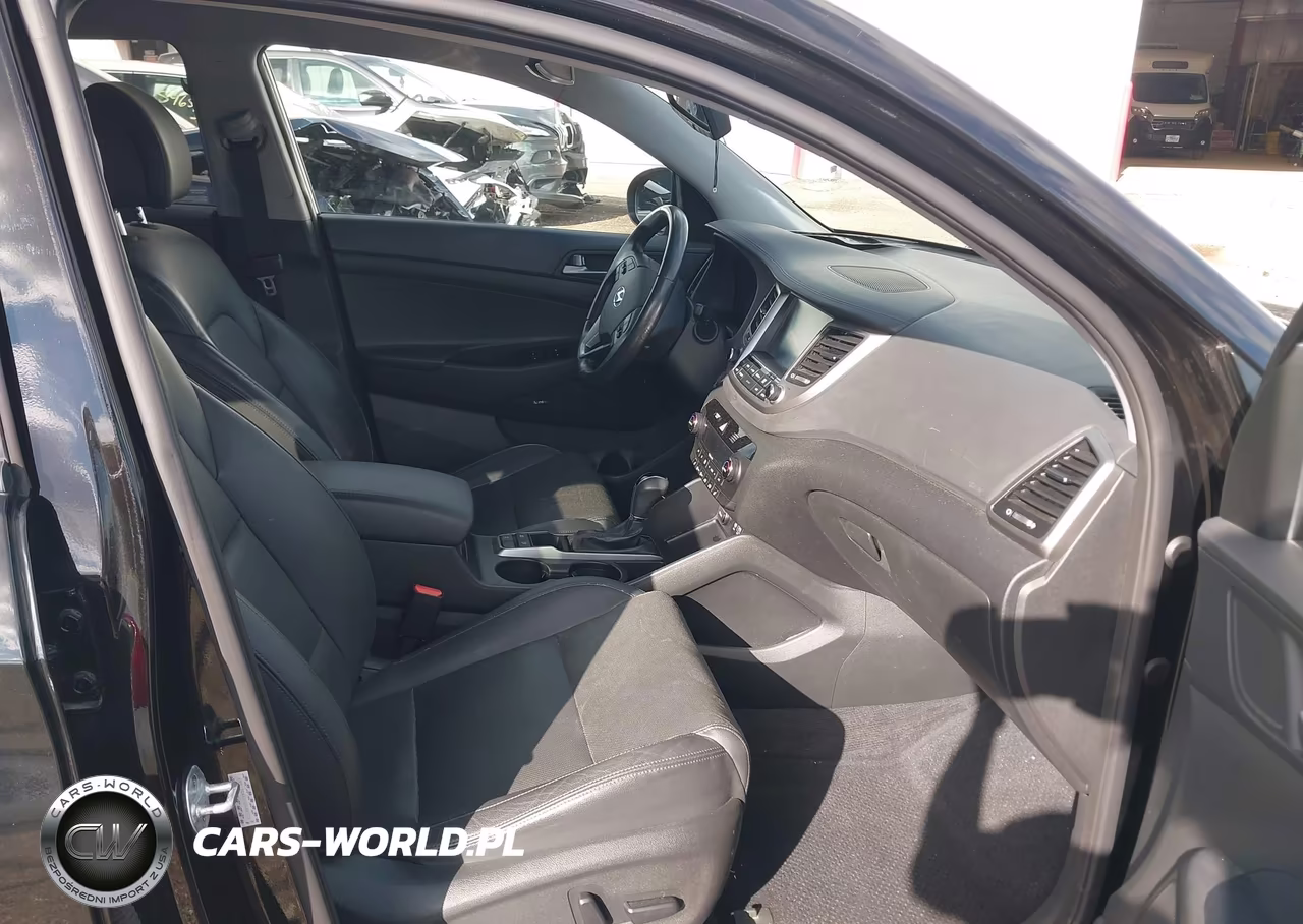 2017 Hyundai Tucson Se Plus VIN:KM8J3CA49HU466735 - 5