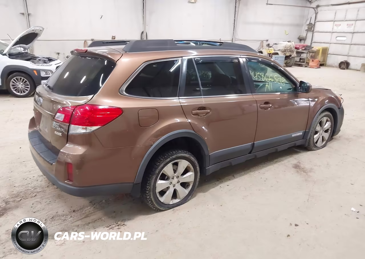 2011 Subaru Outback 2.5I Premium VIN:4S4BRBGCXB3374039 - 4