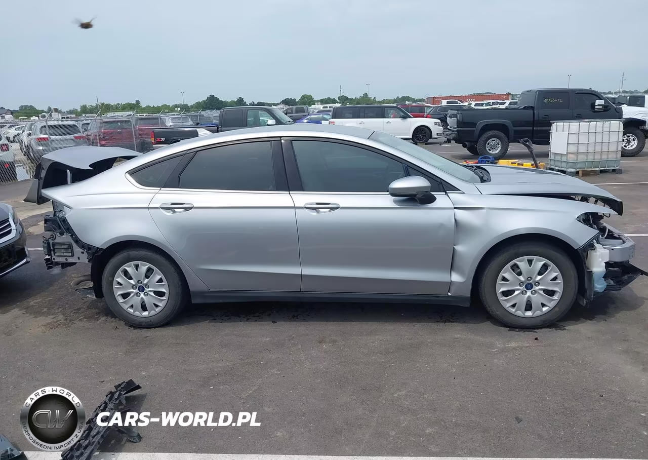2020 Ford Fusion S VIN:3FA6P0G70LR226543 - 14