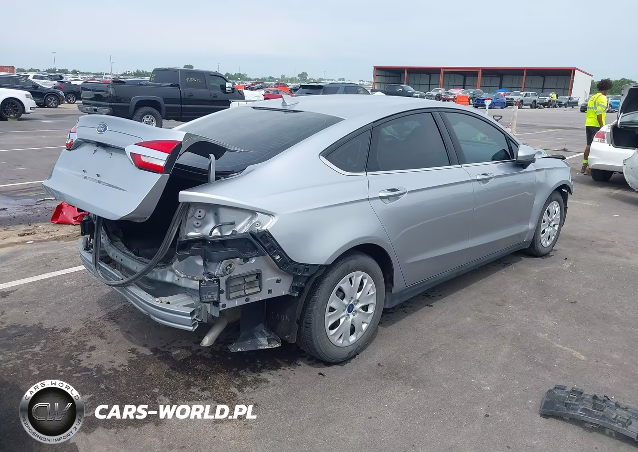 2020 Ford Fusion S VIN:3FA6P0G70LR226543 - 4