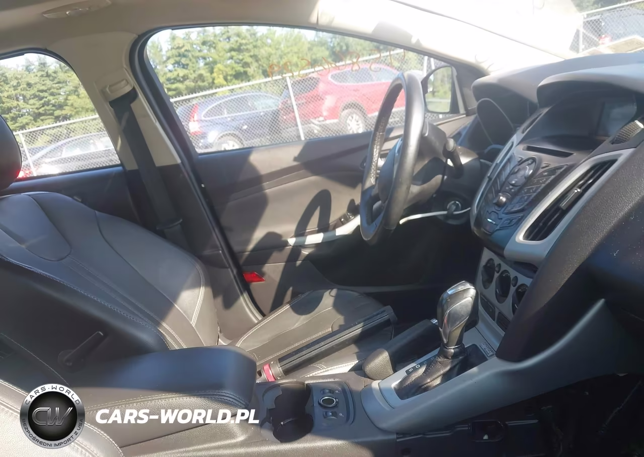 2014 Ford Focus Se VIN:1FADP3F25EL215151 - 5