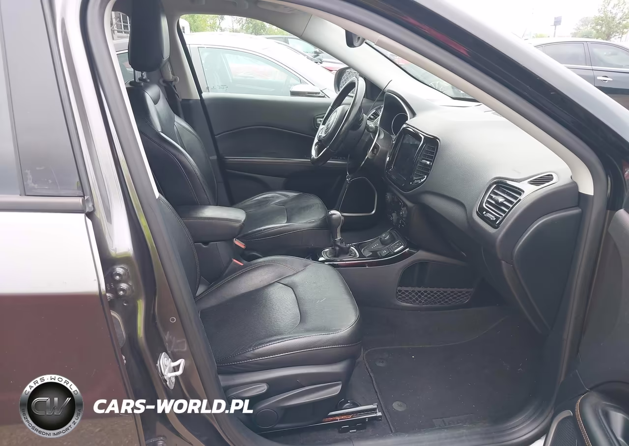2018 Jeep Compass Limited 4X4 VIN:3C4NJDCB7JT168682 - 5