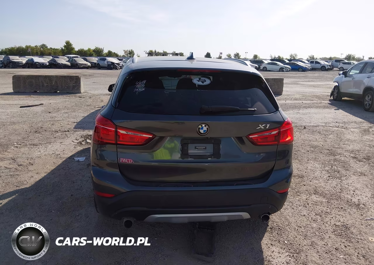 2018 BMW X1 xDrive28I VIN:WBXHT3C37J5K26562 - 16