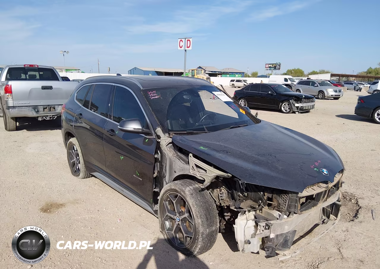 2018 BMW X1 xDrive28I VIN:WBXHT3C37J5K26562 - 17
