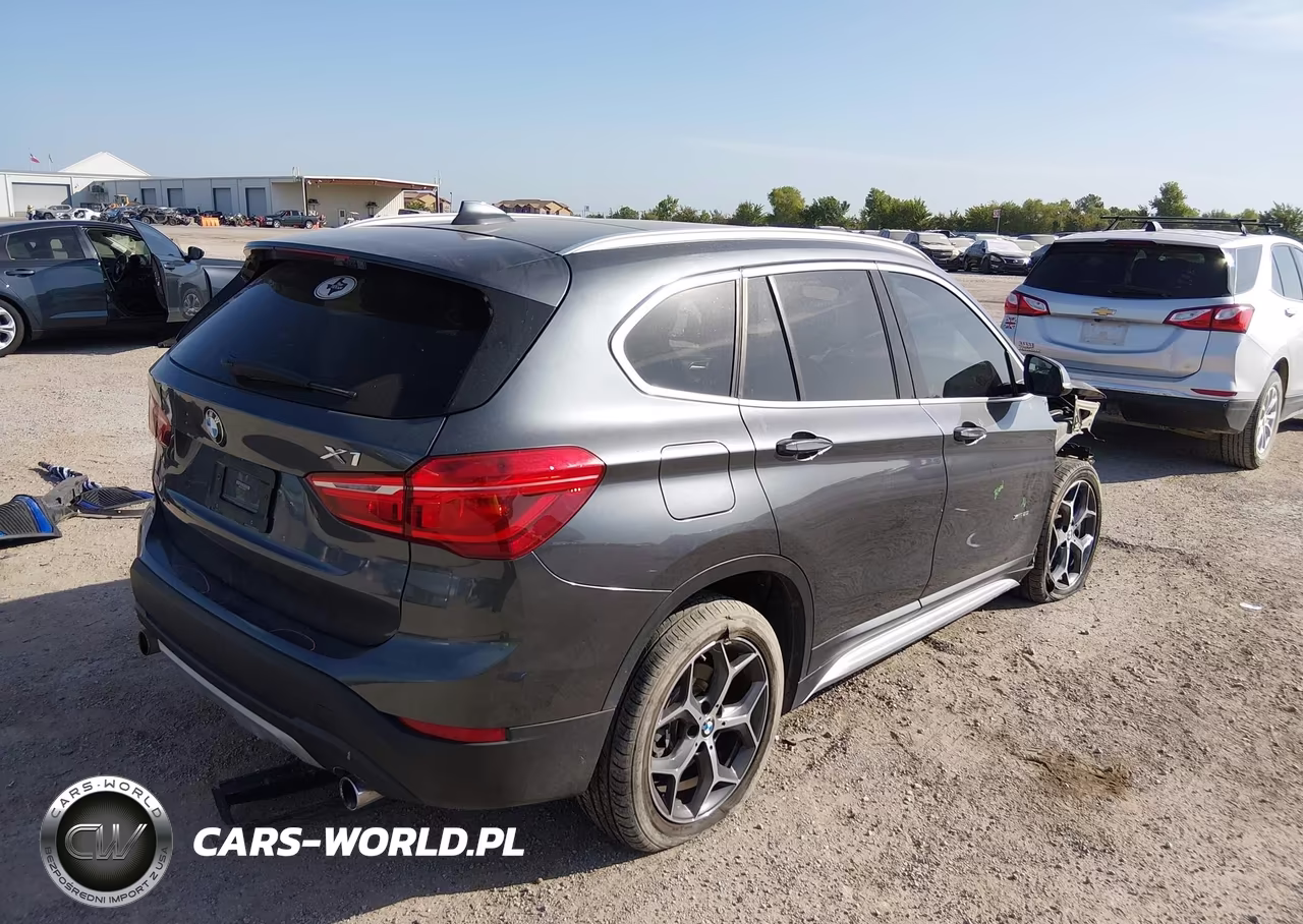 2018 BMW X1 xDrive28I VIN:WBXHT3C37J5K26562 - 4