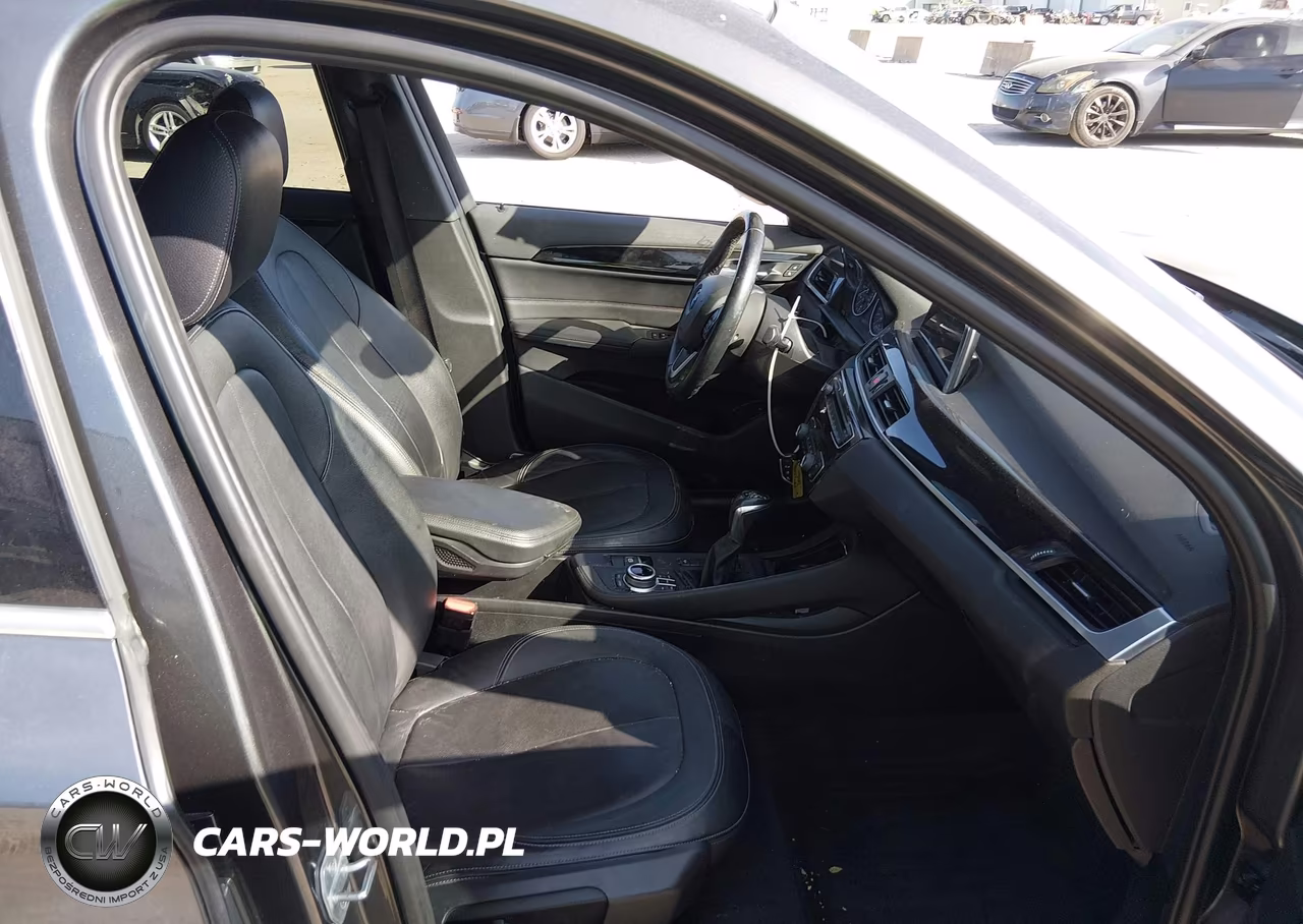 2018 BMW X1 xDrive28I VIN:WBXHT3C37J5K26562 - 5