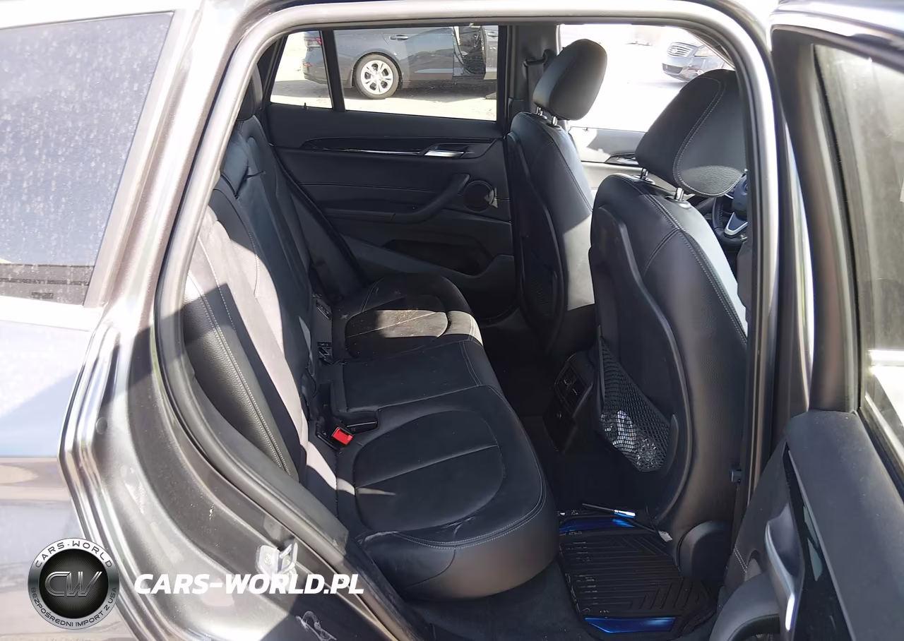 2018 BMW X1 xDrive28I VIN:WBXHT3C37J5K26562 - 8