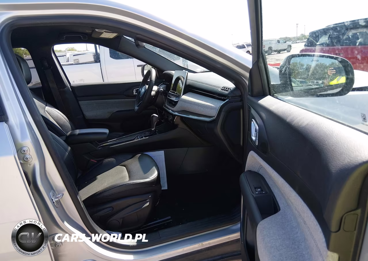 2024 Jeep Compass Latitude 4X4 VIN:3C4NJDBN3RT118594 - 5