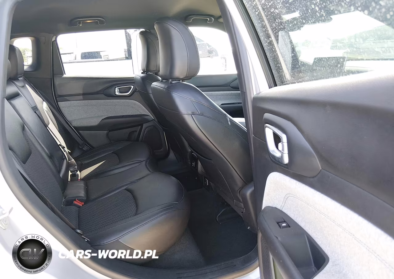 2024 Jeep Compass Latitude 4X4 VIN:3C4NJDBN3RT118594 - 8