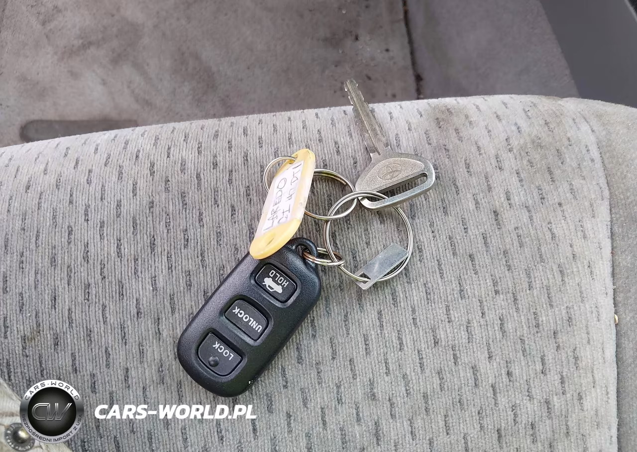 2004 Toyota Camry Le VIN:4T1BE32K84U262062 - 11