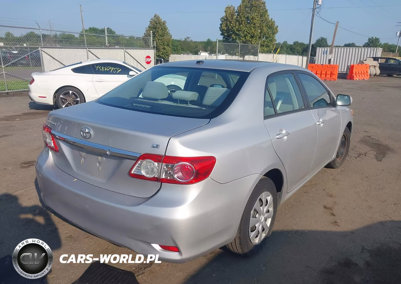 2011 Toyota Corolla Le VIN:2T1BU4EE1BC698605 - 4