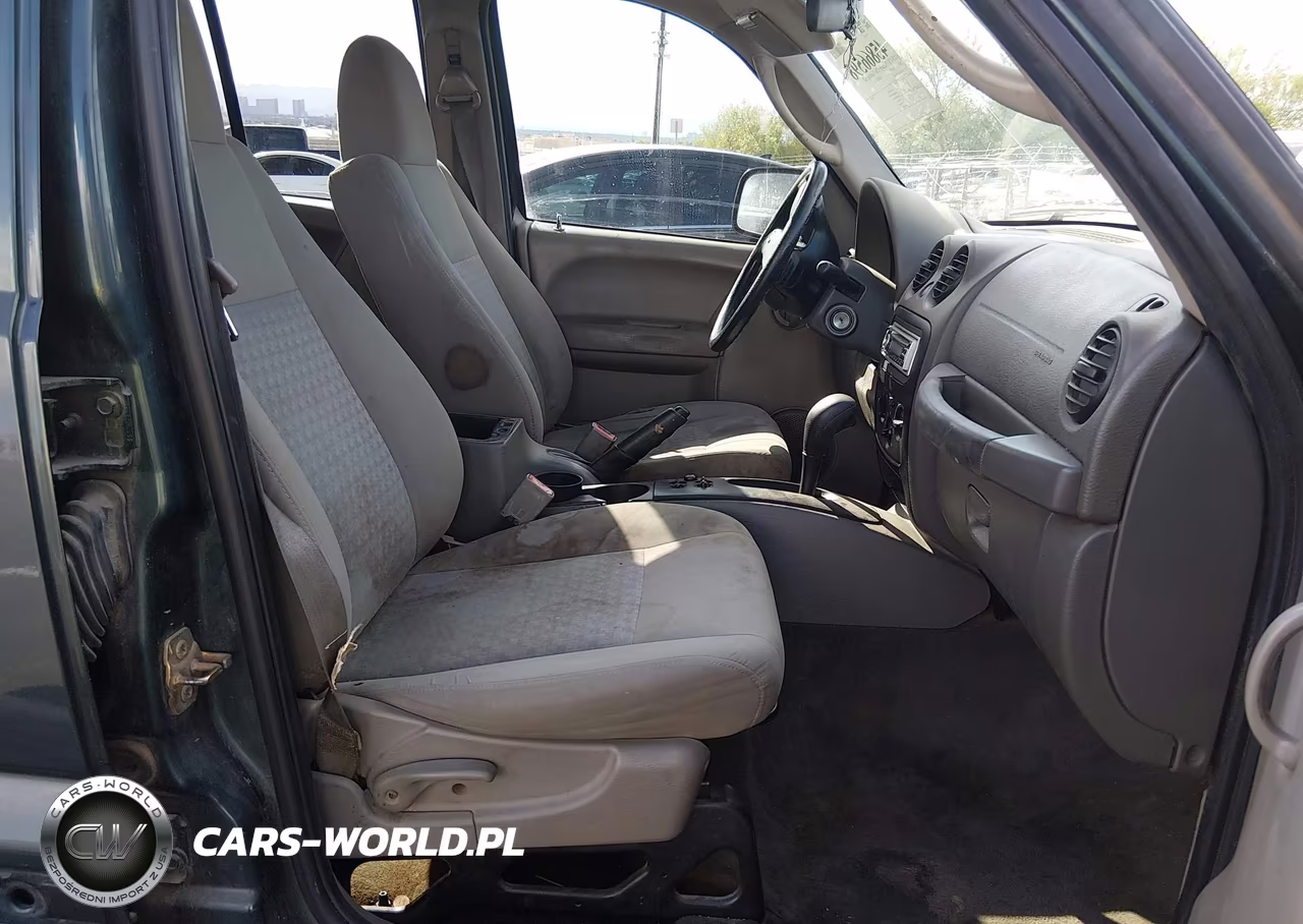 2005 Jeep Liberty Sport VIN:1J8GK48K15W594536 - 5