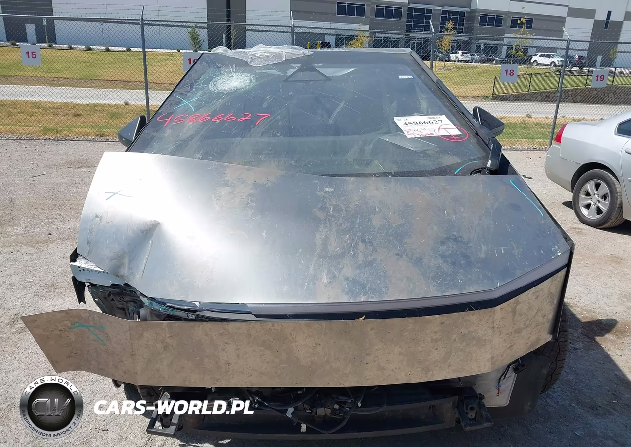 2025 Tesla Cybertruck VIN:7G2CEHEE3SA076005 - 12